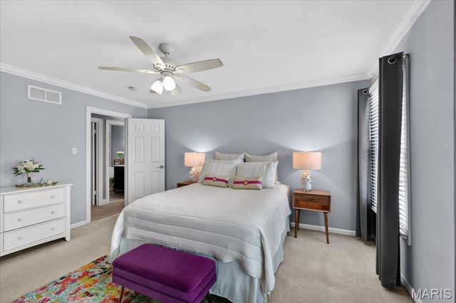 16025 Hunters Way Drive, Chesterfield, MO 63017