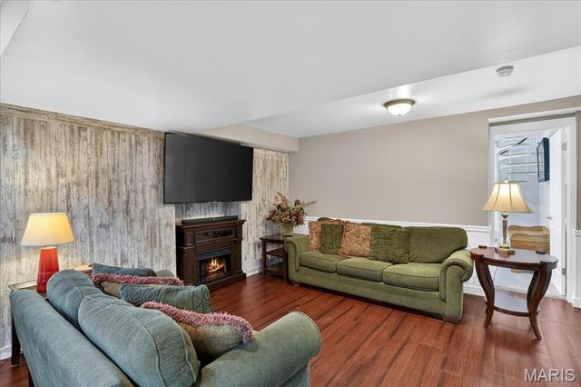 16025 Hunters Way Drive, Chesterfield, MO 63017