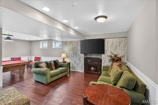 16025 Hunters Way Drive, Chesterfield, MO 63017