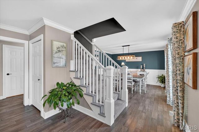 16025 Hunters Way Drive, Chesterfield, MO 63017