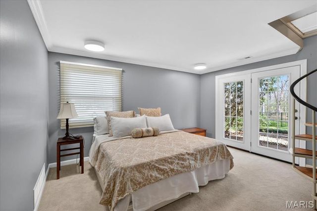 16025 Hunters Way Drive, Chesterfield, MO 63017