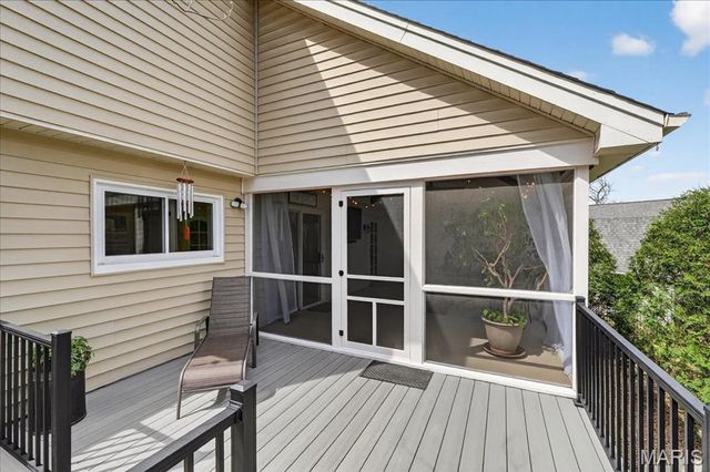 16025 Hunters Way Drive, Chesterfield, MO 63017