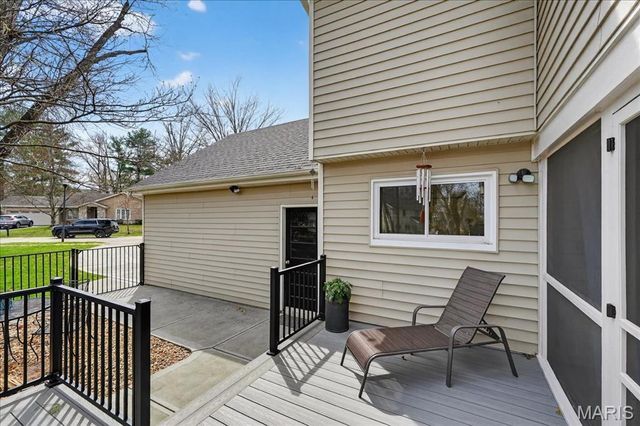 16025 Hunters Way Drive, Chesterfield, MO 63017