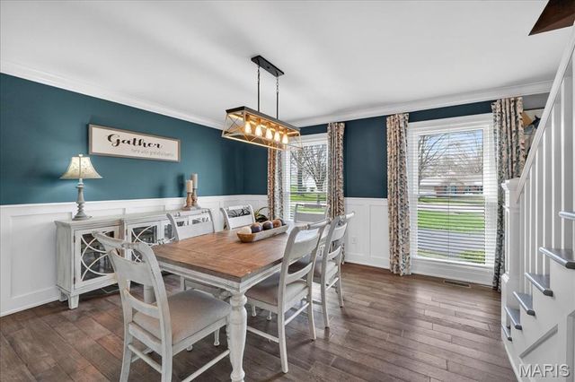 16025 Hunters Way Drive, Chesterfield, MO 63017