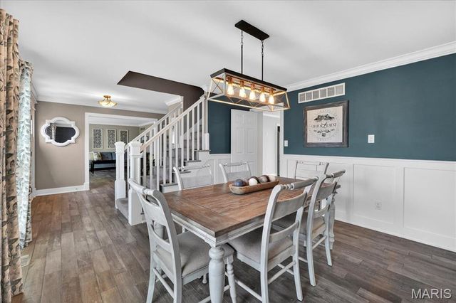 16025 Hunters Way Drive, Chesterfield, MO 63017