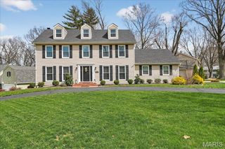 16025 Hunters Way Drive, Chesterfield, MO 63017