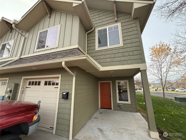 218 E Whitman Drive, College Place, WA 99324