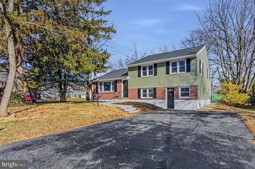 2247 SILVERSIDE RD, Wilmington, DE 19810