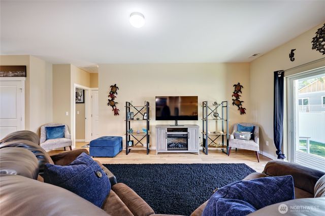 7058 E Nightingale, Port Orchard, WA 98366