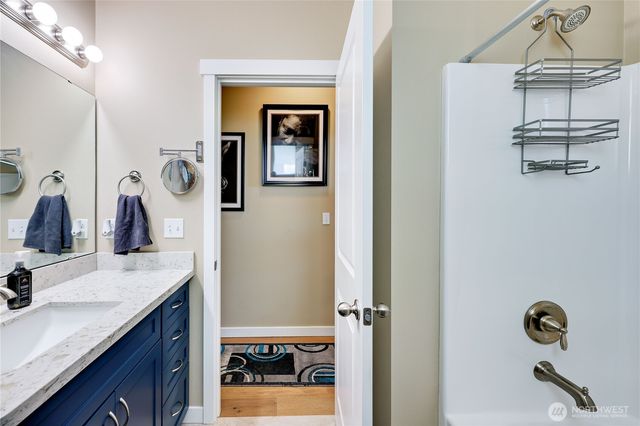 7058 E Nightingale, Port Orchard, WA 98366