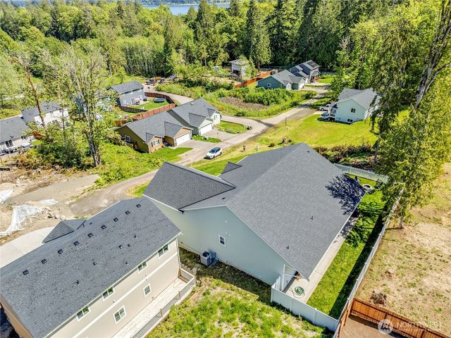 7058 E Nightingale, Port Orchard, WA 98366