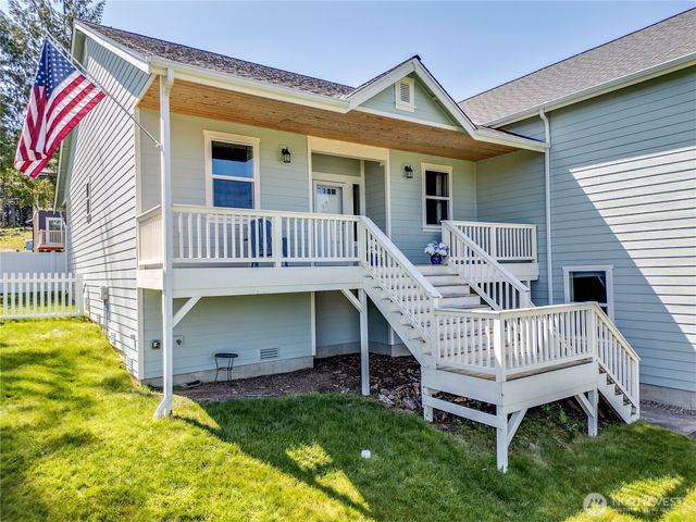 7058 E Nightingale, Port Orchard, WA 98366