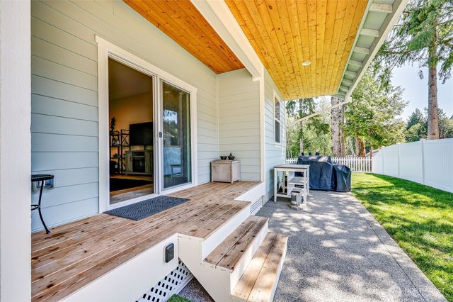 7058 E Nightingale, Port Orchard, WA 98366