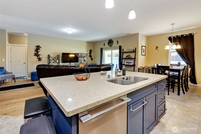 7058 E Nightingale, Port Orchard, WA 98366