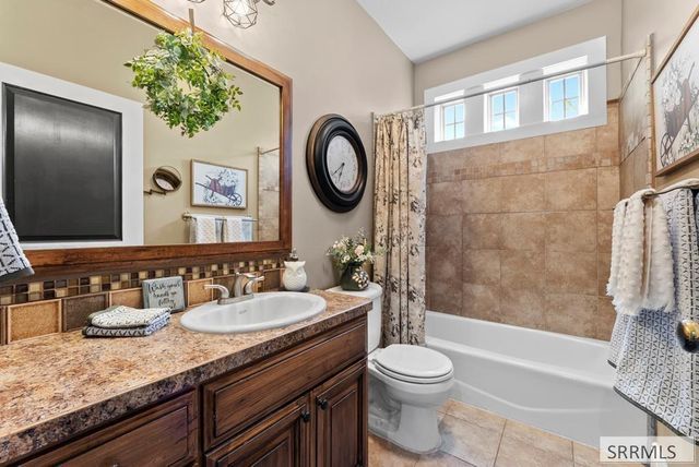 1595 N 760 E, Shelley, ID 83274