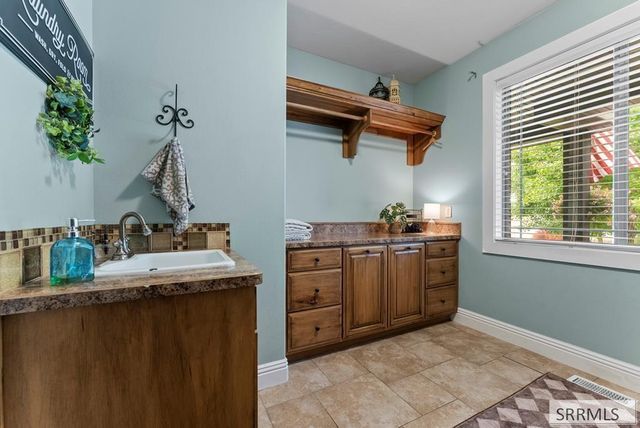 1595 N 760 E, Shelley, ID 83274