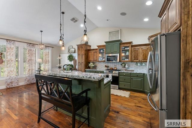 1595 N 760 E, Shelley, ID 83274