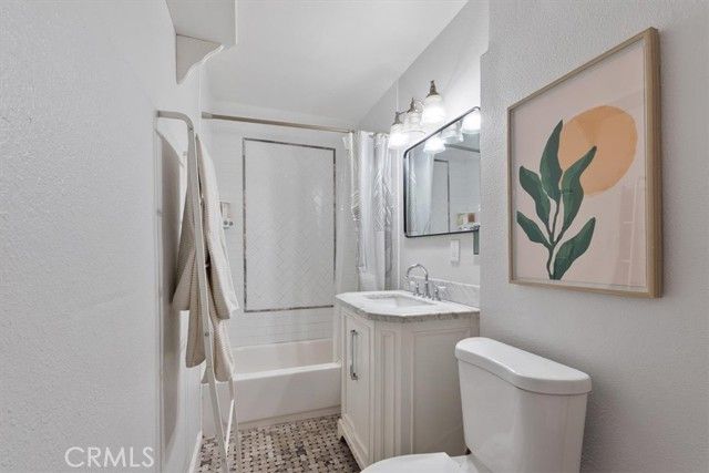 2093 Pasadena, Long Beach, CA 90806