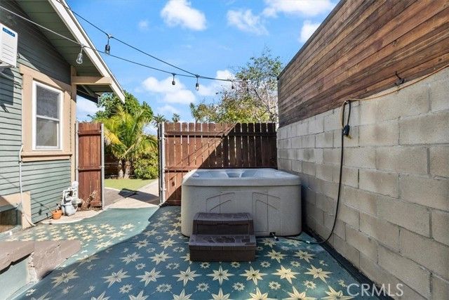 2093 Pasadena, Long Beach, CA 90806