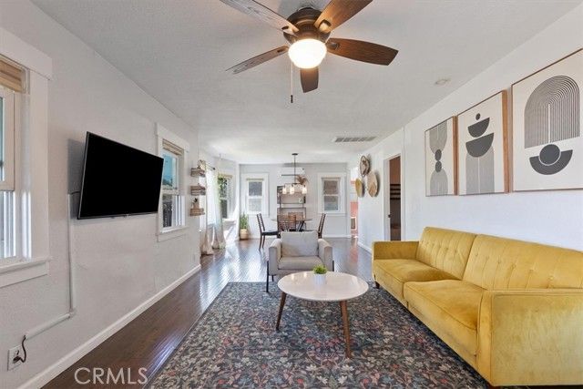 2093 Pasadena, Long Beach, CA 90806