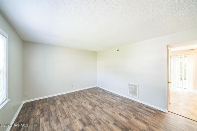 935 B'S Barbeque Road, Greenville, NC 27834