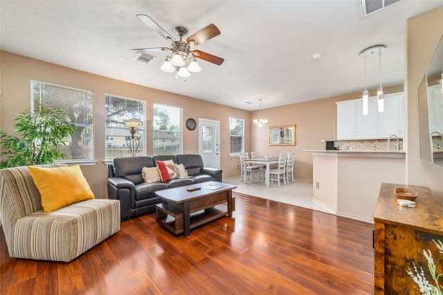 203 W Stedhill Loop Loop, The Woodlands, TX 77384