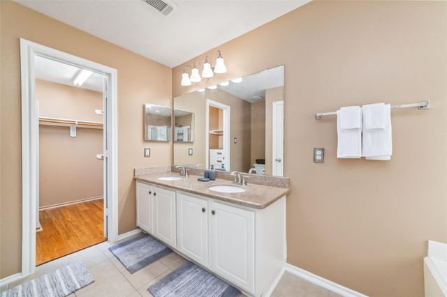 203 W Stedhill Loop Loop, The Woodlands, TX 77384