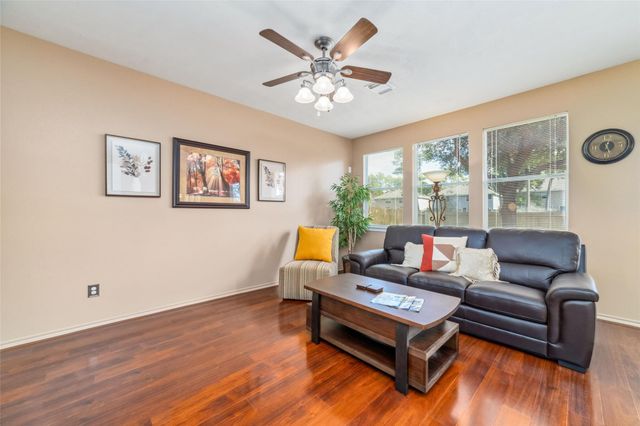 203 W Stedhill Loop Loop, The Woodlands, TX 77384