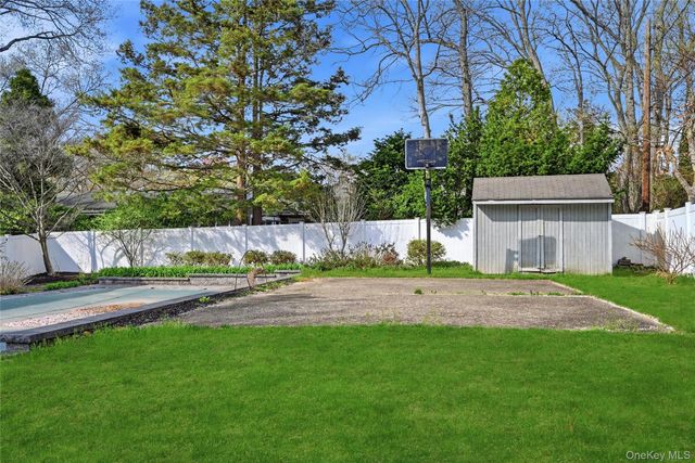 3 Shawmont Lane, Stony Brook, NY 11790