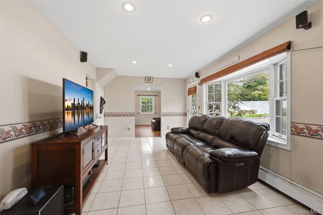 3 Shawmont Lane, Stony Brook, NY 11790