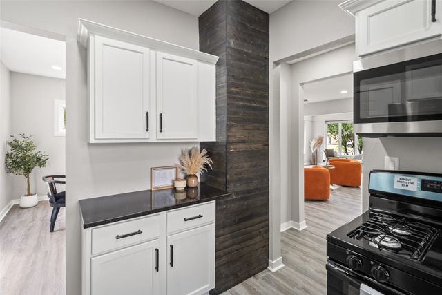 250 Franklin Avenue, Des Moines, IA 50314