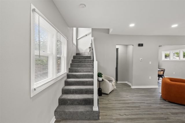 250 Franklin Avenue, Des Moines, IA 50314