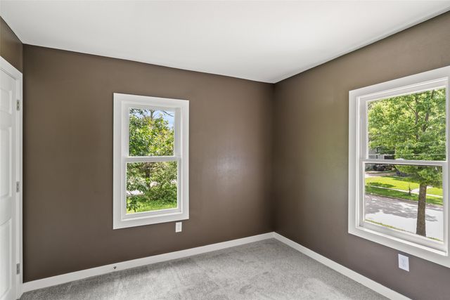 250 Franklin Avenue, Des Moines, IA 50314