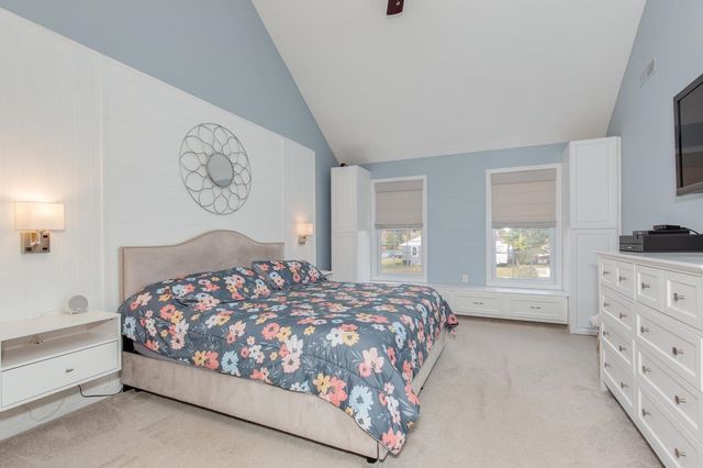 15 New Hampshire Avenue, Nashua, NH 03063