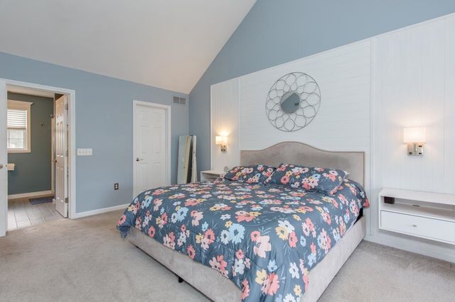 15 New Hampshire Avenue, Nashua, NH 03063