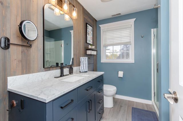 15 New Hampshire Avenue, Nashua, NH 03063