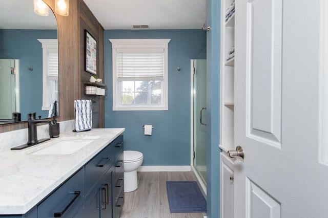 15 New Hampshire Avenue, Nashua, NH 03063