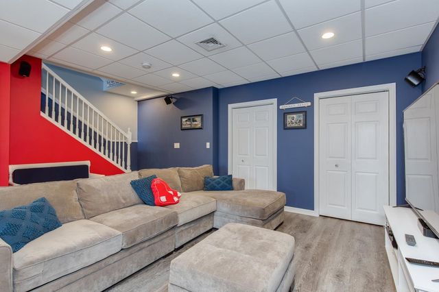 15 New Hampshire Avenue, Nashua, NH 03063