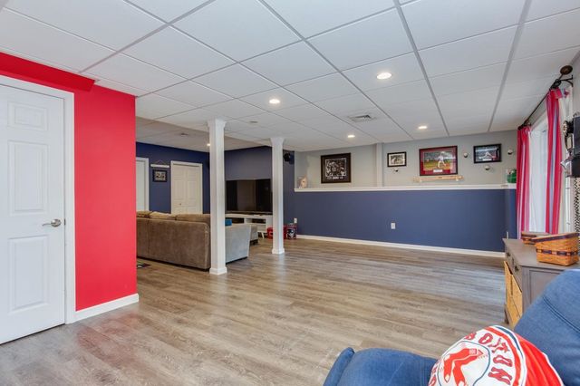 15 New Hampshire Avenue, Nashua, NH 03063
