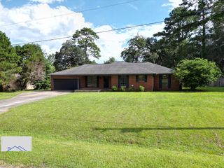 414 Flowers Drive, Hinesville, GA 31313