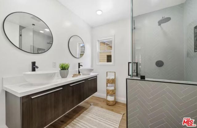 5750 5th Avenue, Los Angeles, CA 90043