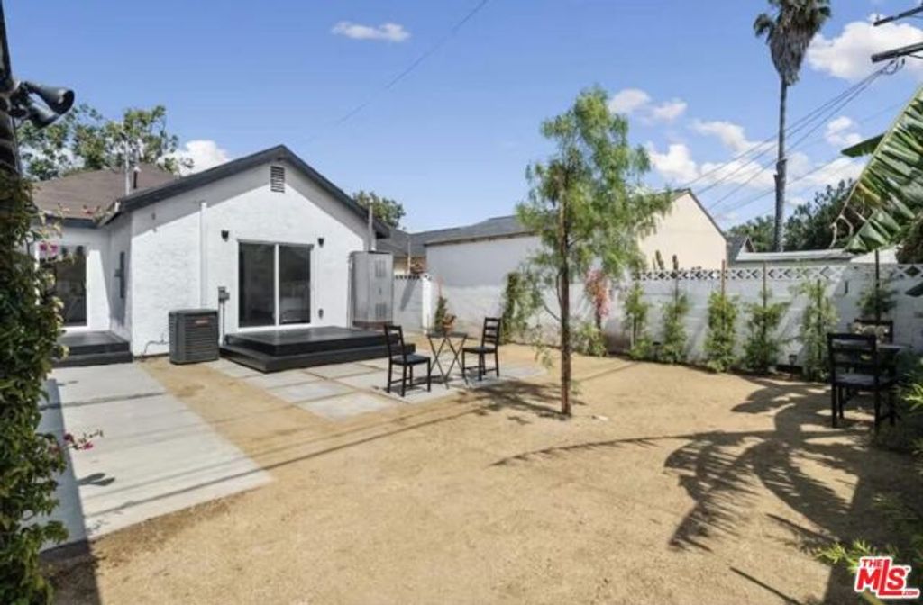 5750 5th Avenue, Los Angeles, CA 90043