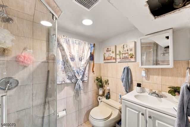88 Burlington Ave, Paterson City, NJ 07502
