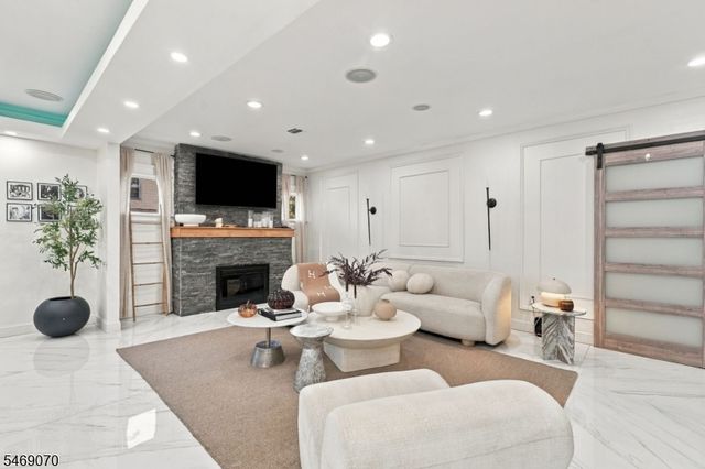 88 Burlington Ave, Paterson City, NJ 07502