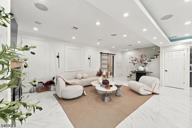 88 Burlington Ave, Paterson City, NJ 07502