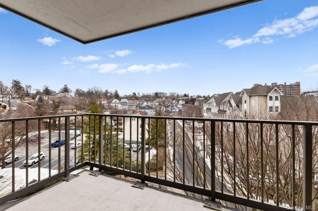 25 Rockledge Avenue 714, White Plains, NY 10601