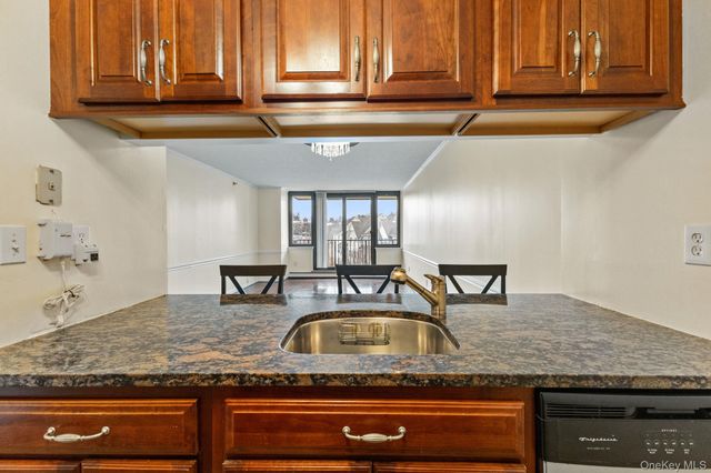 25 Rockledge Avenue 714, White Plains, NY 10601