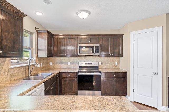 1000 S LOUISVILLE DR, Columbia, MO 65203