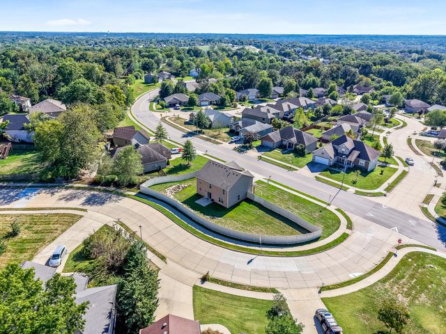 1000 S LOUISVILLE DR, Columbia, MO 65203