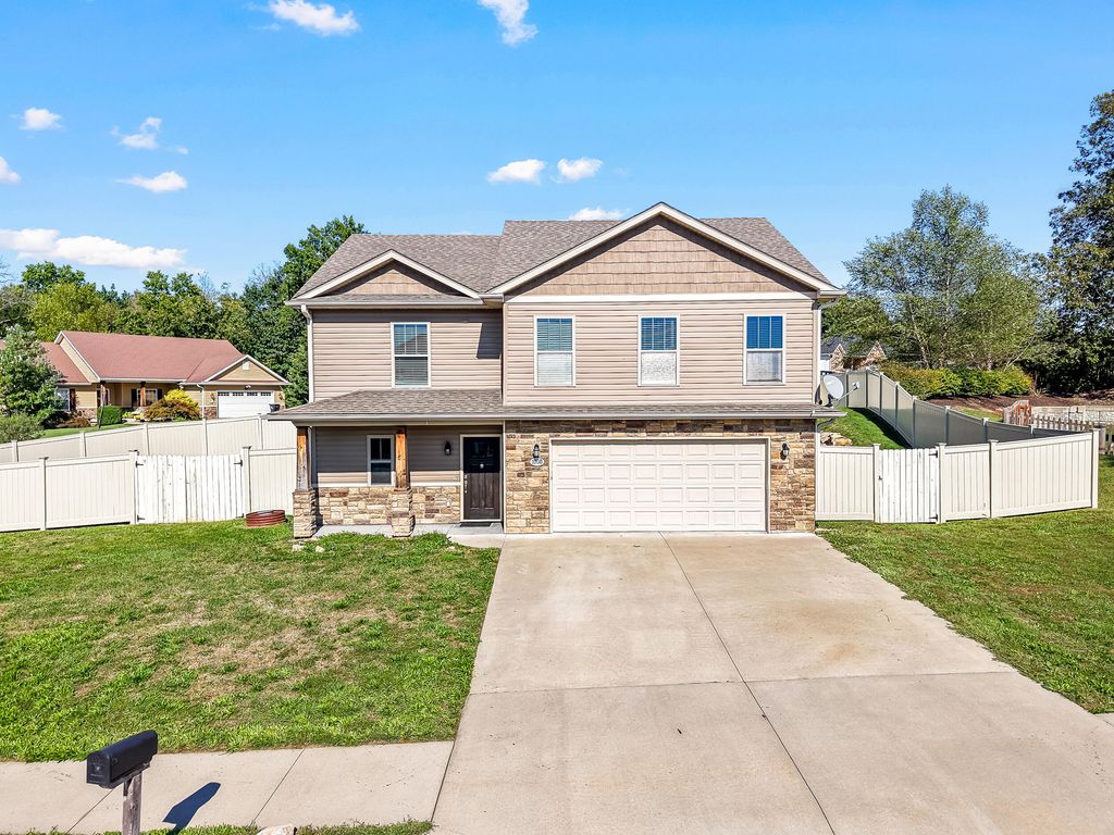 1000 S LOUISVILLE DR, Columbia, MO 65203